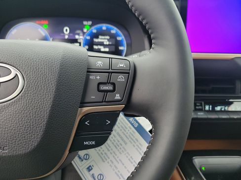 New 2025 Toyota Crown Signia image 23