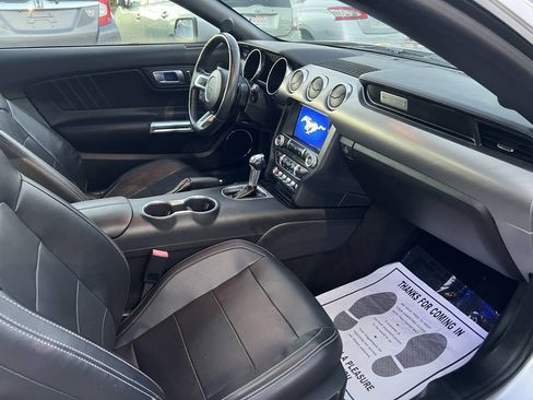 Used 2018 Ford Mustang GT Premium RWD image 10