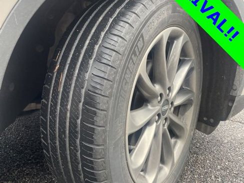 Used 2022 Lincoln Corsair FWD w/ Premium Package image 2