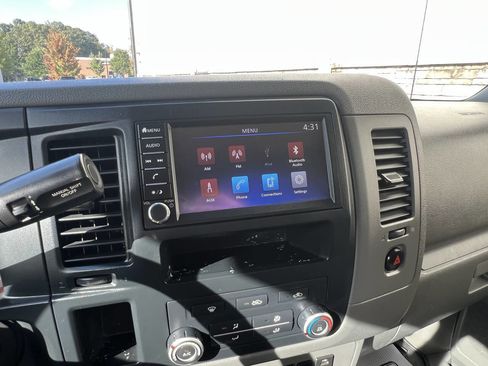 Used 2020 Nissan NV 2500 S image 11