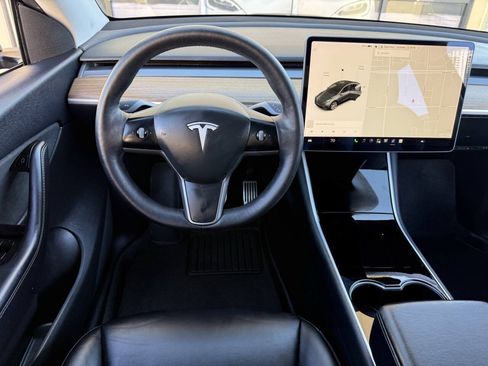 Used 2021 Tesla Model Y Long Range AWD/4WD image 23