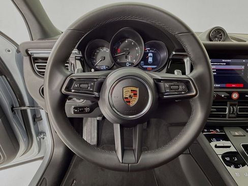 Certified 2025 Porsche Macan AWD/4WD image 15