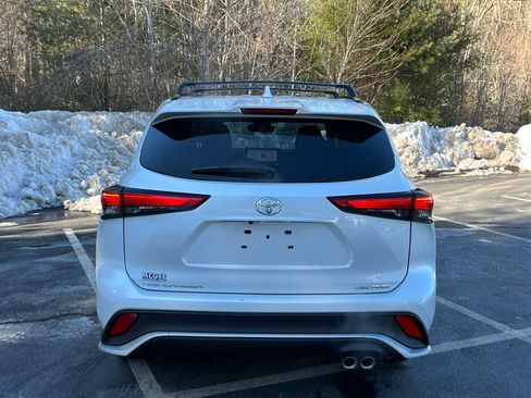 Used 2023 Toyota Highlander XSE image 4