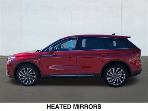 New 2025 Lincoln Corsair Reserve image 3