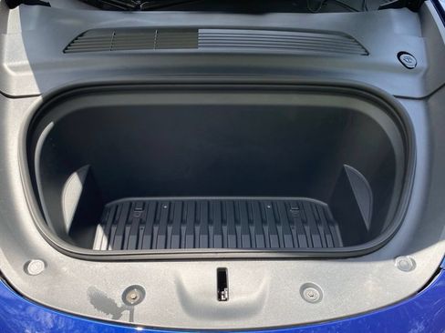 Used 2021 Tesla Model Y Long Range AWD/4WD image 11