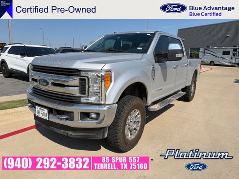 Used 2017 Ford F250 XLT w/ XLT Premium Package AWD/4WD image 4