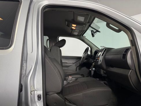 Used 2018 Nissan Frontier PRO-4X AWD/4WD image 35