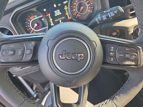 New 2025 Jeep Wrangler Unlimited Rubicon image 11