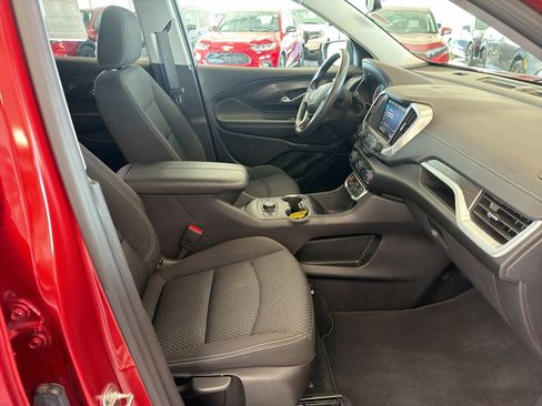 Used 2024 GMC Terrain SLE w/ Driver Convenience Package AWD/4WD image 17