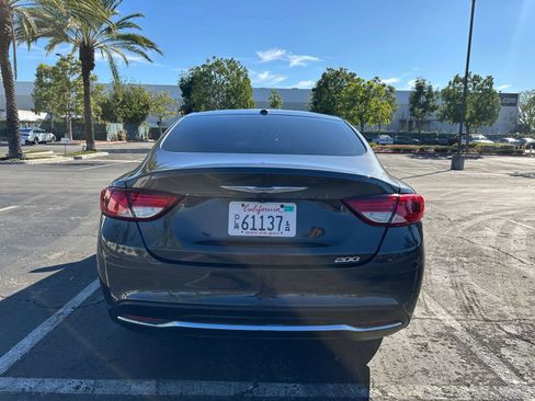 Used 2016 Chrysler 200 Limited w/ Convenience Group image 3