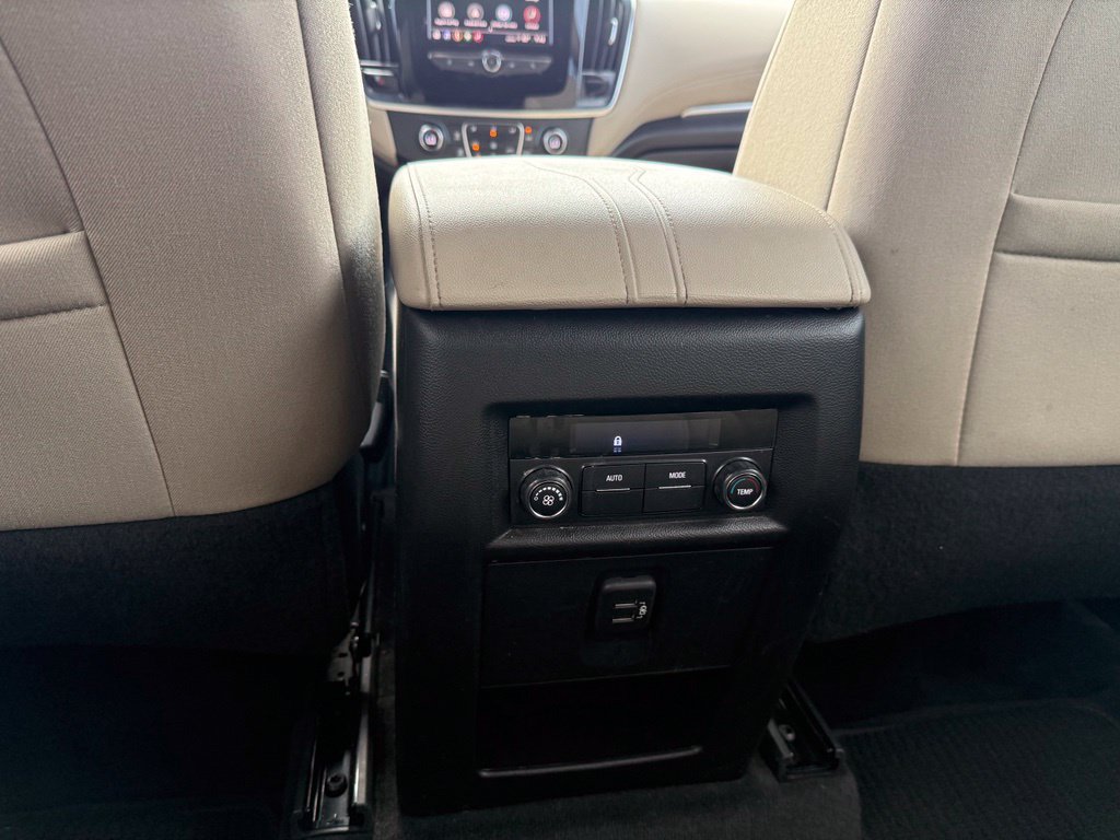 Used 2022 Chevrolet Traverse LS AWD/4WD image 25