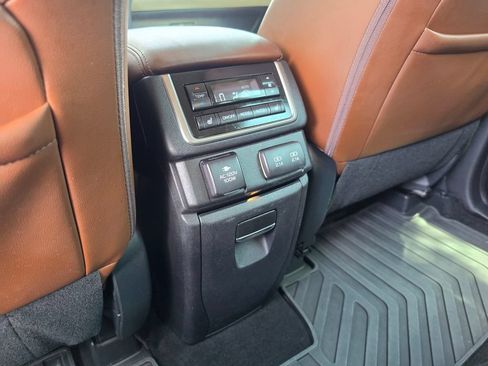 Used 2019 Subaru Ascent Touring w/ Popular Package #3 AWD/4WD image 35