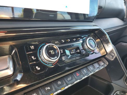 Used 2024 GMC Sierra 1500 AT4X image 77