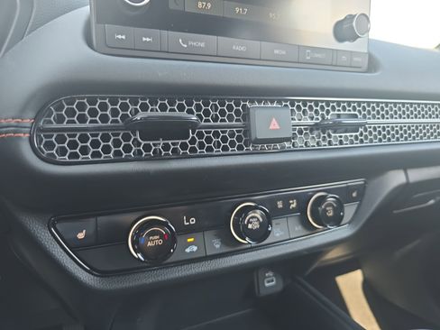 Used 2025 Honda HR-V Sport image 22
