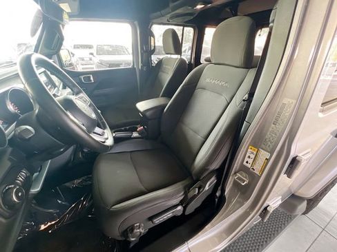 Used 2018 Jeep Wrangler Unlimited Sahara w/ Cold Weather Group image 10