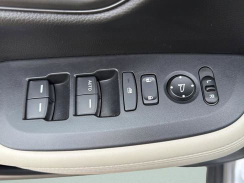 Used 2025 Honda HR-V LX image 19