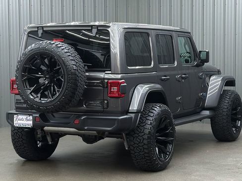 Used 2025 Jeep Wrangler Unlimited Sahara AWD/4WD image 5