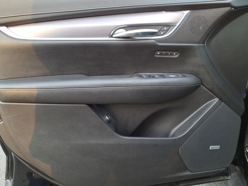 Used 2017 Cadillac XT5 Luxury w/ Driver Awareness Package image 10