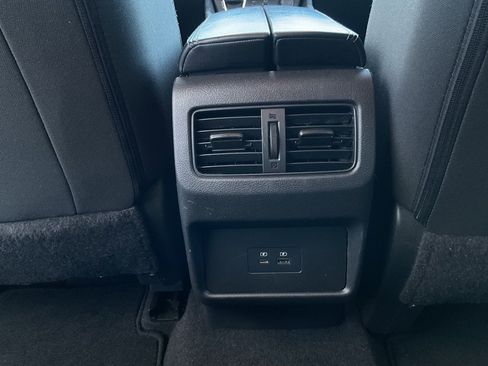 Used 2023 Nissan Rogue SV image 18