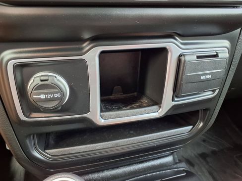 Used 2023 Jeep Wrangler Sport AWD/4WD image 10