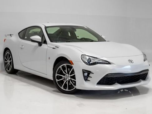 Used 2018 Toyota 86 RWD image 6