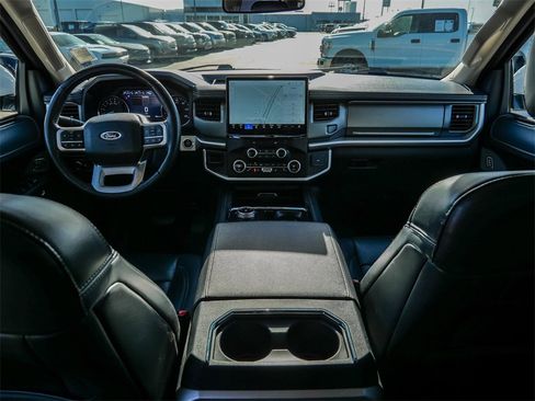 Used 2024 Ford Expedition XLT image 24