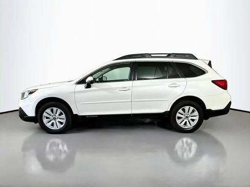 Used 2019 Subaru Outback 2.5i Premium w/ Popular Package #2 AWD/4WD image 4