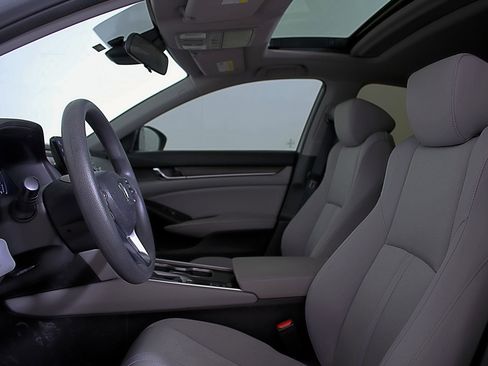 Used 2018 Honda Accord EX image 21