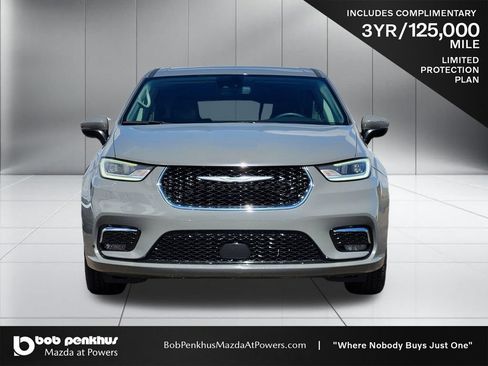 Used 2023 Chrysler Pacifica Touring-L FWD image 22