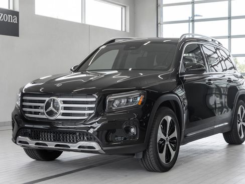 Used 2024 Mercedes-Benz GLB 250 w/ Exclusive Package image 23