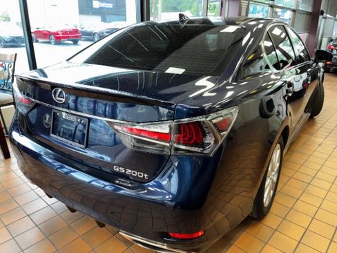 Used 2017 Lexus GS 200t RWD image 10