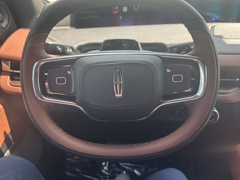 New 2026 Lincoln Navigator Reserve AWD/4WD image 12