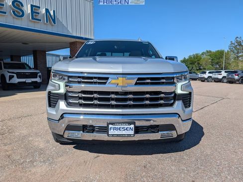 Used 2022 Chevrolet Silverado 1500 LTZ w/ Technology Package AWD/4WD image 9