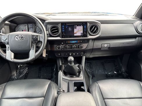 Used 2019 Toyota Tacoma TRD Off-Road w/ TRD Premium Off Road Package image 12