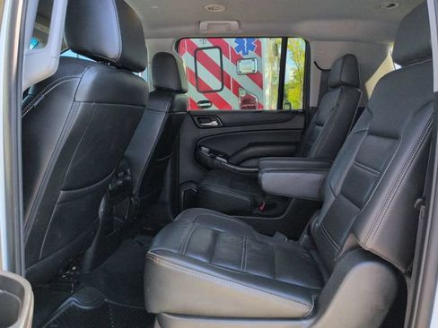 Used 2018 Chevrolet Suburban LS RWD image 13