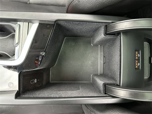 Certified 2025 Volvo XC60 B5 Plus image 21