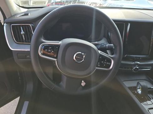 Used 2025 Volvo XC60 B5 Plus AWD/4WD image 5