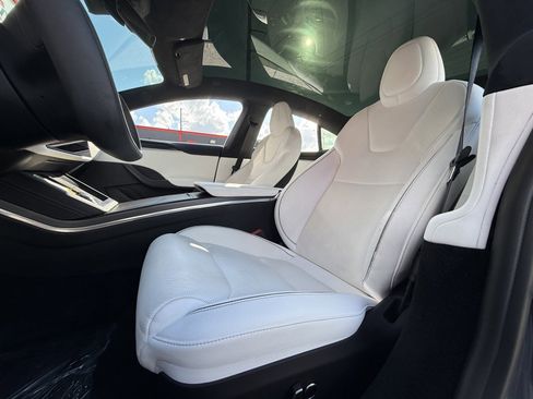 Used 2021 Tesla Model S Plaid image 10