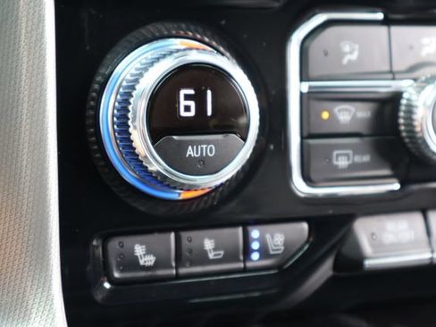 Used 2024 GMC Yukon Denali w/ Advanced Technology Package AWD/4WD image 33