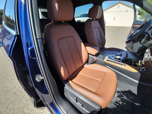 Used 2022 Audi Q5 2.0T Premium w/ Convenience Package AWD/4WD image 24