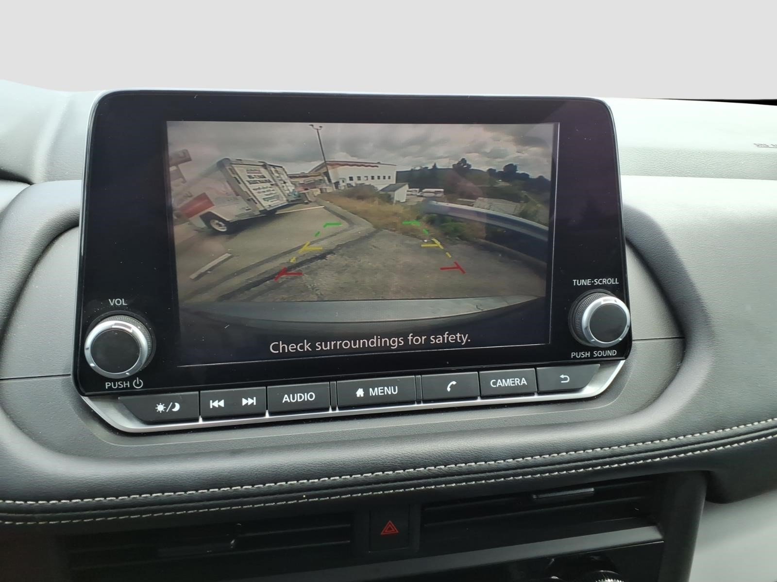 Used 2024 Nissan Rogue S AWD/4WD image 18