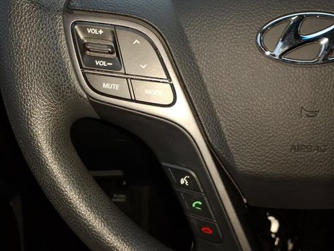 Used 2019 Hyundai Santa Fe XL SE FWD image 12