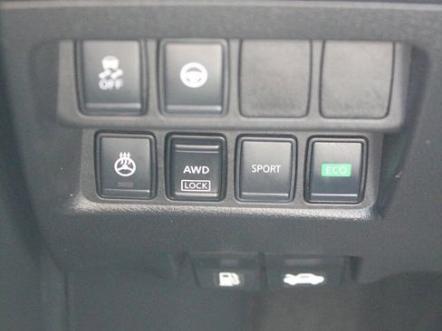 Used 2020 Nissan Rogue Sport SV w/ Technology Package AWD/4WD image 28