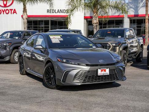 Certified 2026 Toyota Camry SE image 1