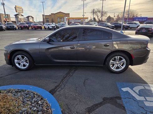 Used 2022 Dodge Charger SXT w/ Leather Interior Group image 6