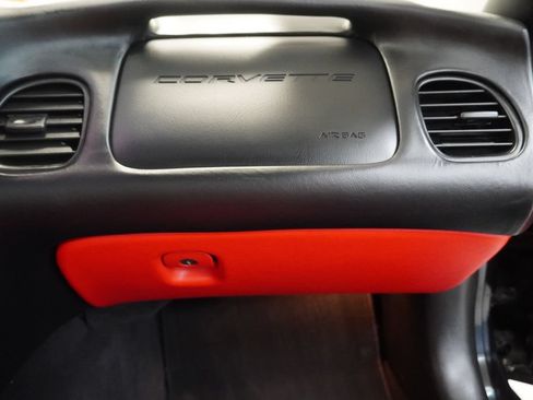 Used 2002 Chevrolet Corvette Z06 w/ Memory Pkg RWD image 32
