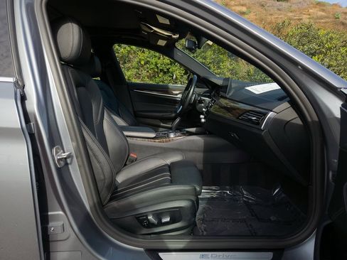 Used 2018 BMW 530e image 24