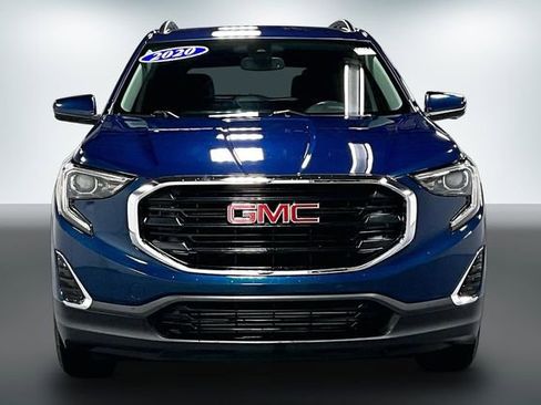 Used 2020 GMC Terrain SLE w/ Driver Convenience Package FWD image 2
