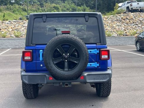 Used 2019 Jeep Wrangler Unlimited Sahara w/ Cold Weather Group AWD/4WD image 4