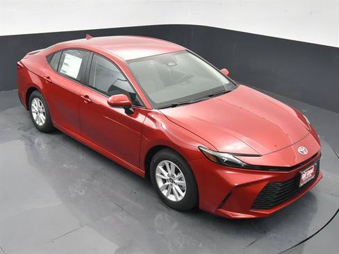 Certified 2025 Toyota Camry LE w/ Convenience Package FWD image 80